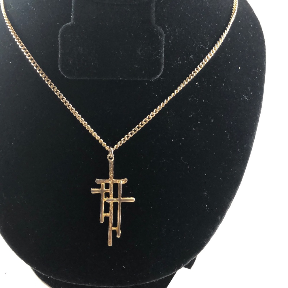 Three cross necklace